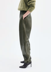 Curved Trouser in Leather - Olive - CO Collections
